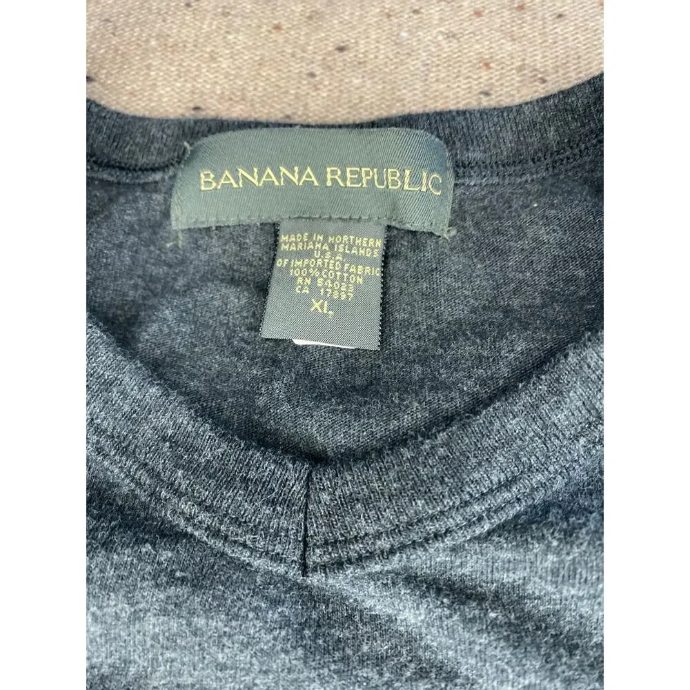 Banana Republic V-Neck Heavy Shirt Men's XL Gray Soft Cotton Knit